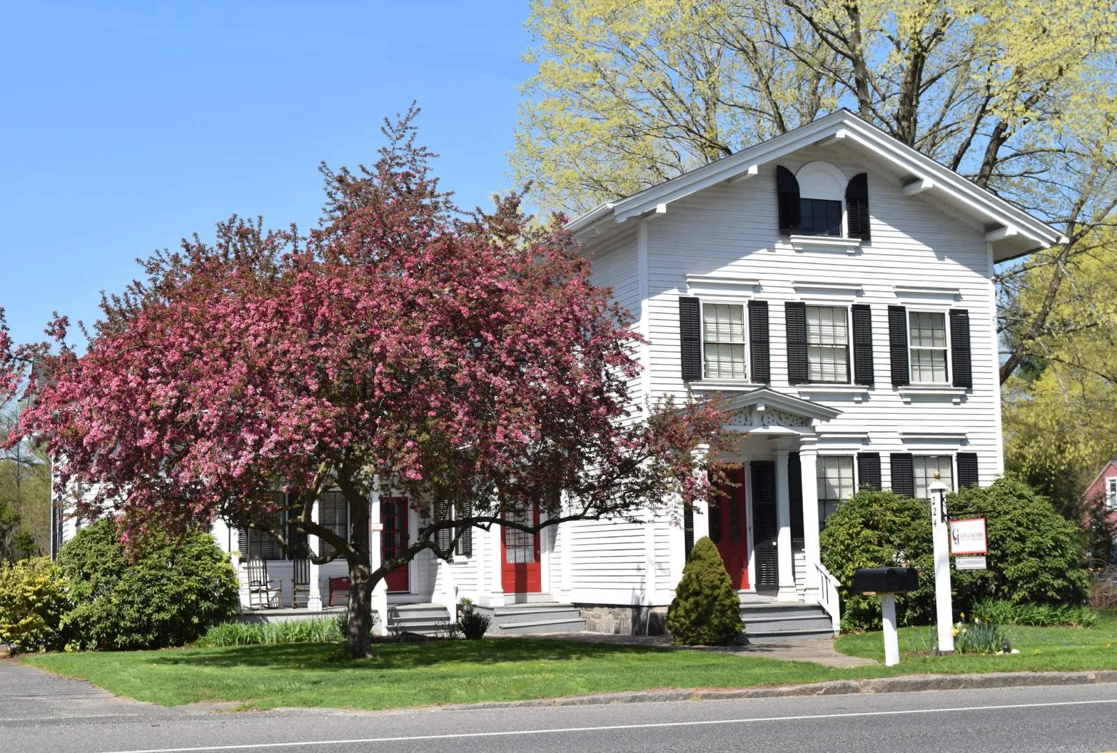 Gina Jacobs Real Estate — photo 1