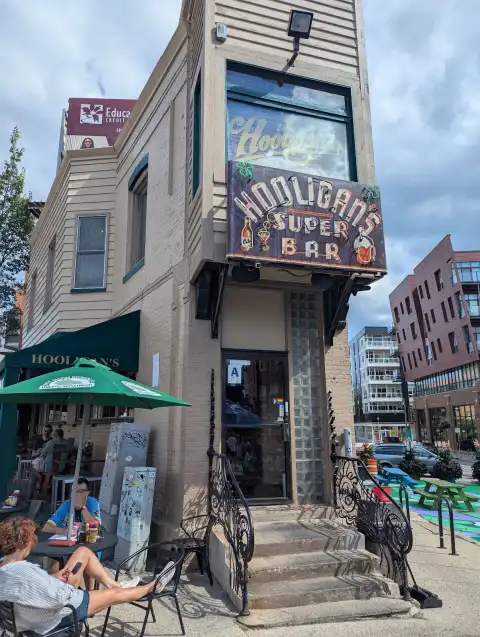 Hooligan's Super Bar — photo 3
