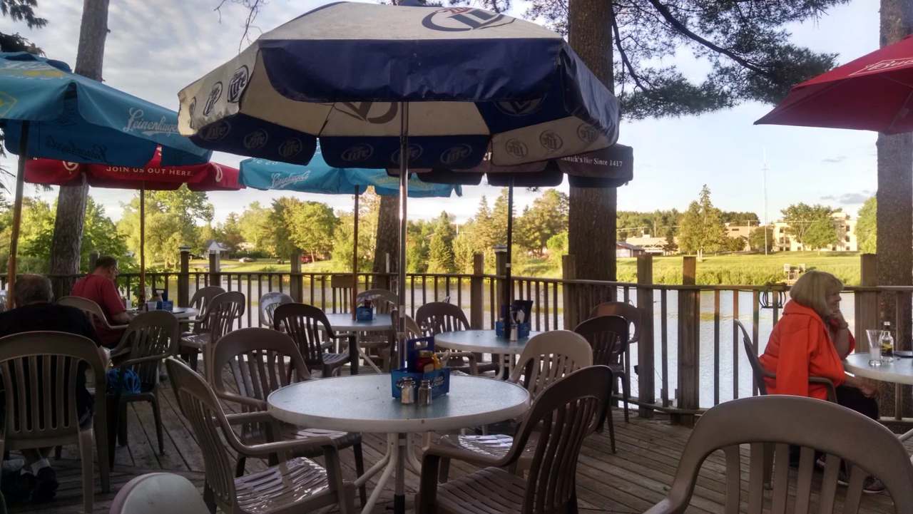 Eddie B's White Spruce Inn — photo 1