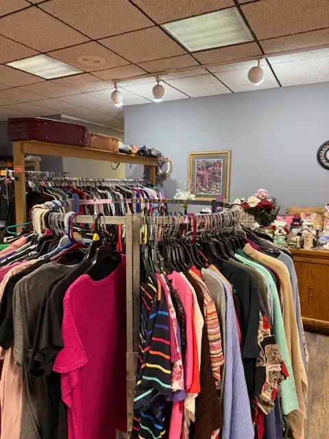 Thrift for Hope — photo 3