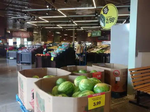 Metro Market — photo 2