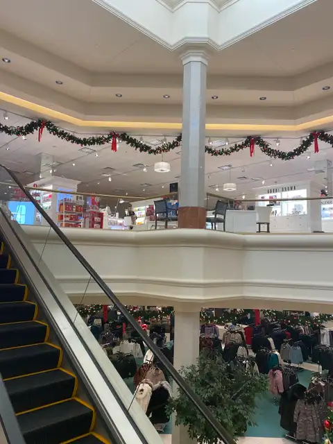 Von Maur — photo 2