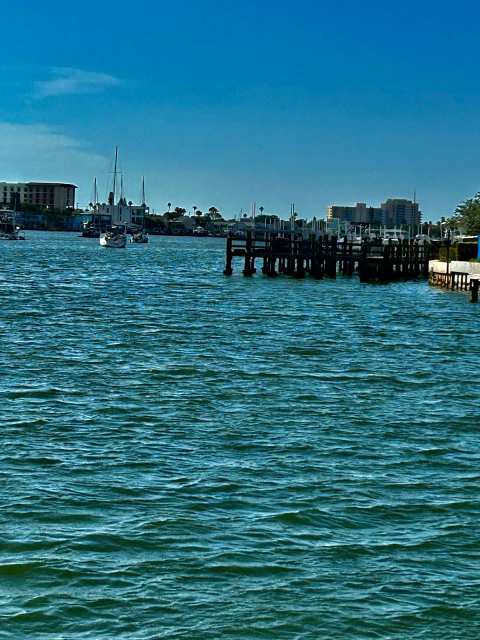 Island Breeze Pontoon Rentals — photo 3