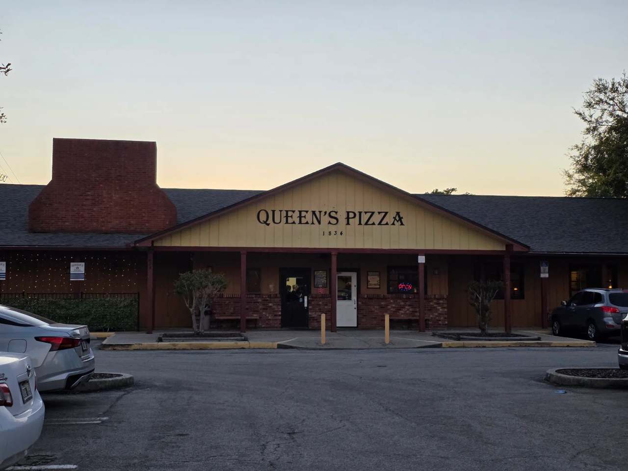 Queen's Pizza & Restaurant of Clearwater — photo 3