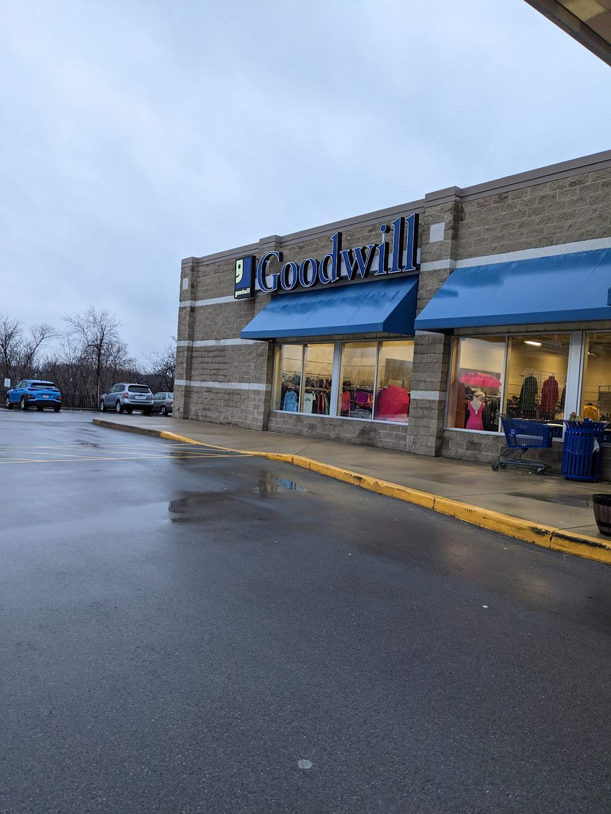 Goodwill Store & Donation Center — photo 1