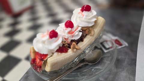 Scoop De Ville Ice Cream Shop — photo 2