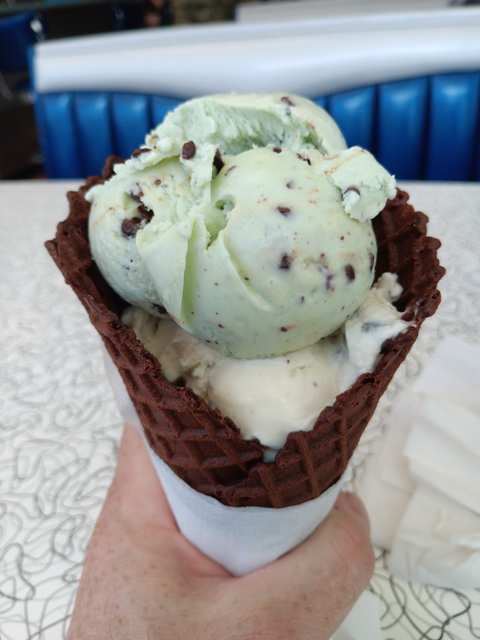 Scoop De Ville Ice Cream Shop — photo 5