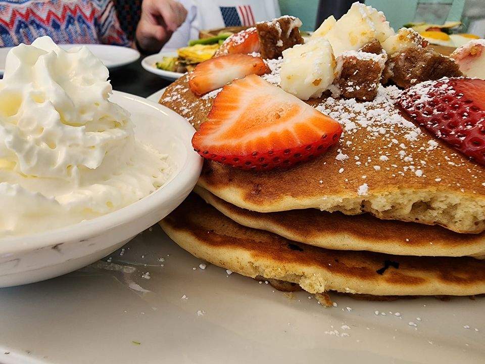 Vene's Pancake House | Breakfast • Lunch — photo 2