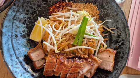 Tōhi Gin Tasting Room & Thai Eatery — photo 4