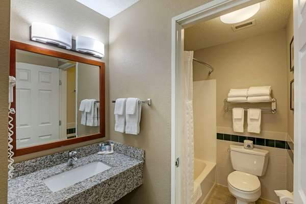Comfort Inn & Suites Jackson - West Bend — photo 4