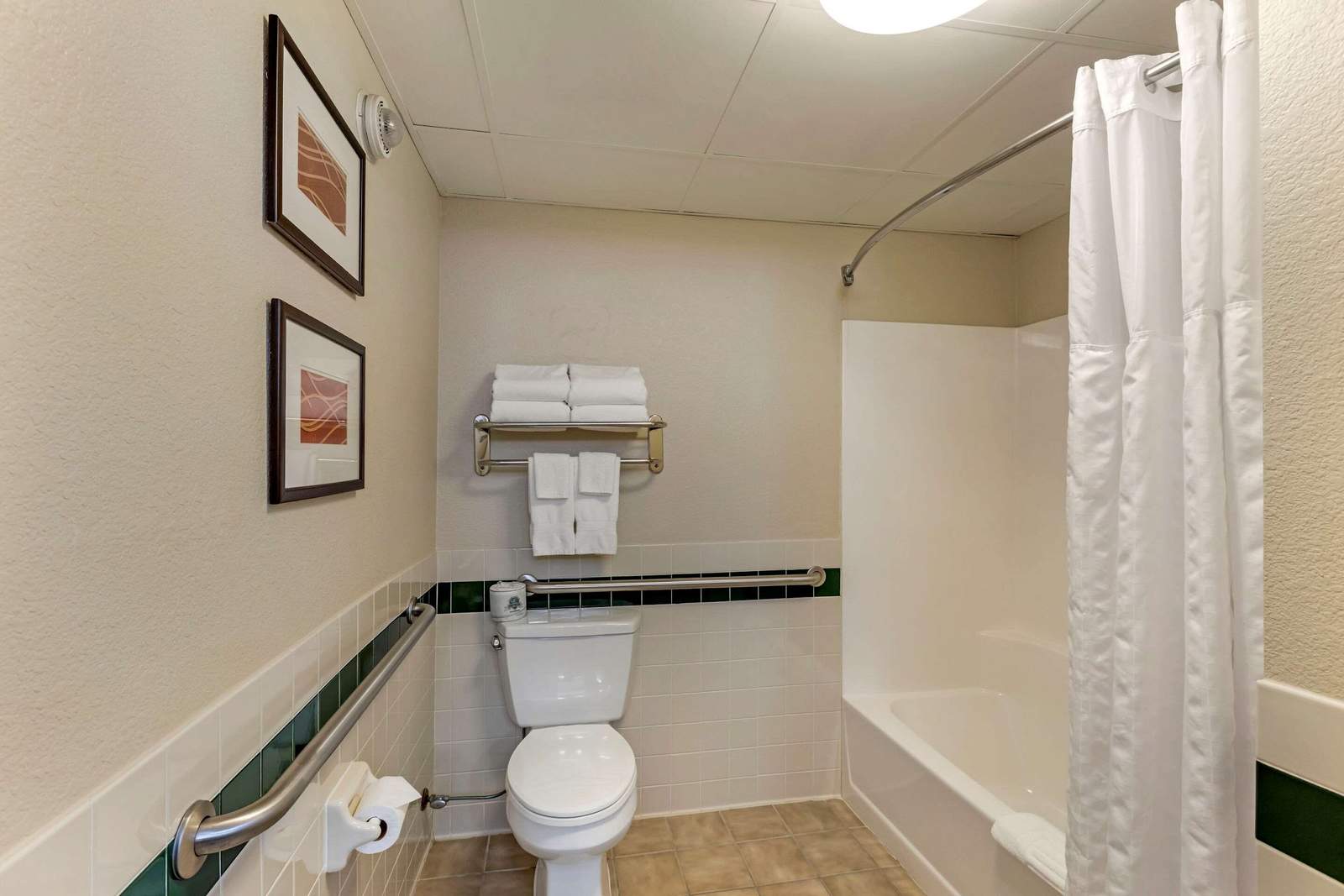 Comfort Inn & Suites Jackson - West Bend — photo 5