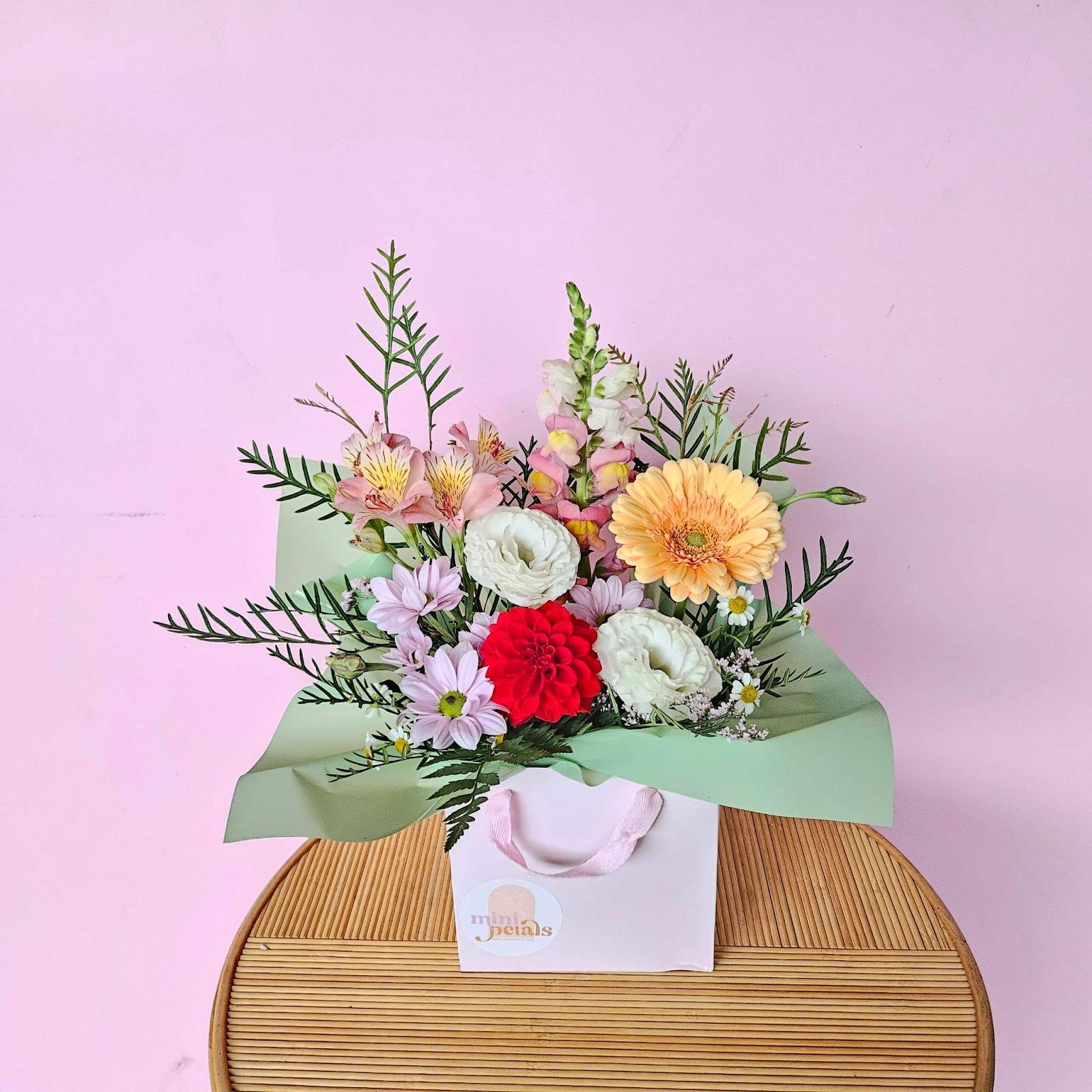 Mini Petals Florist — photo 1