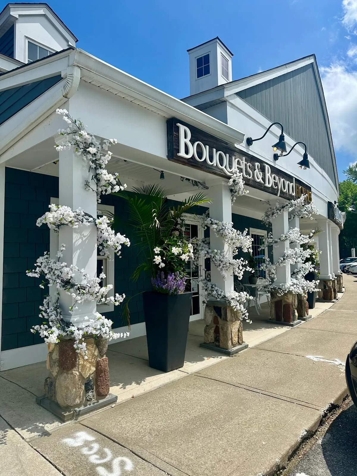 Bouquets & Beyond Florals and Events — photo 1