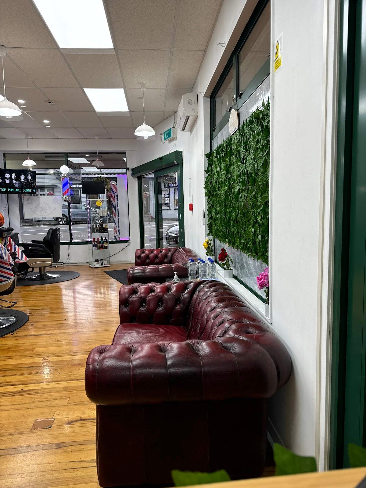 Katikati barbers — photo 2