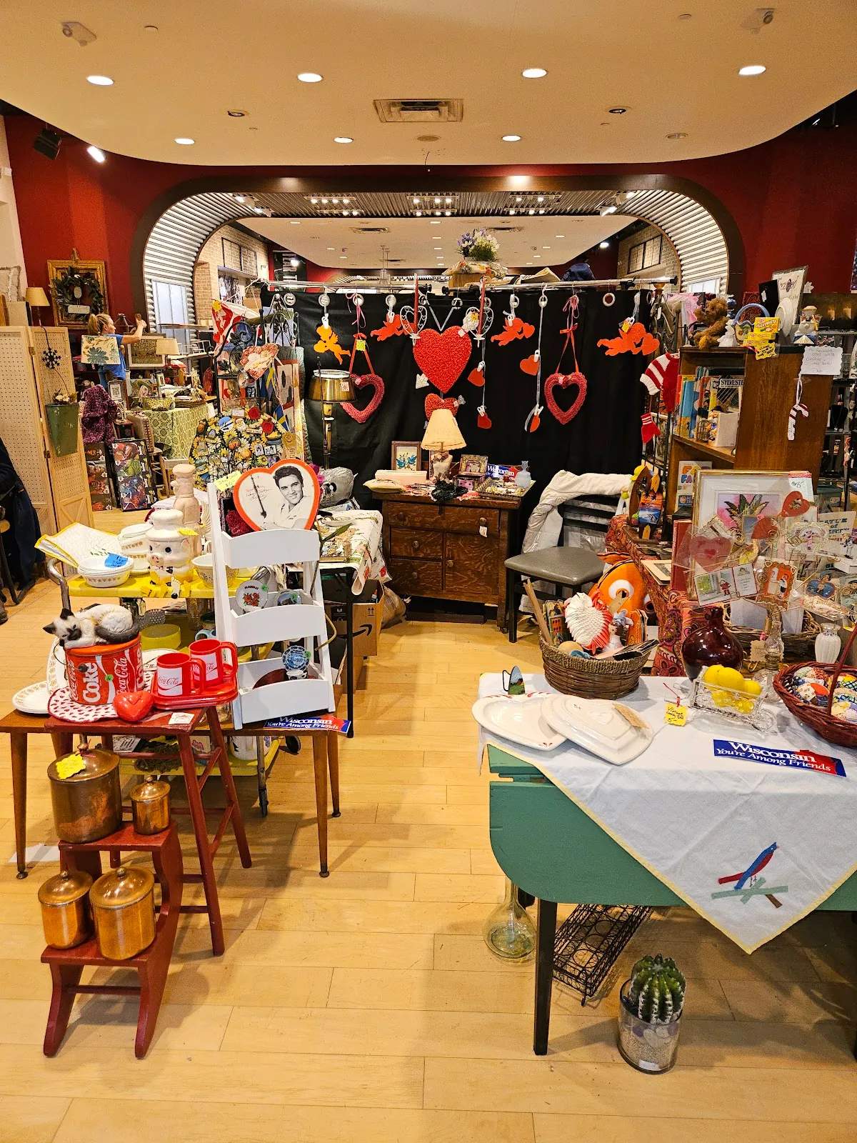 Secret Market — photo 2