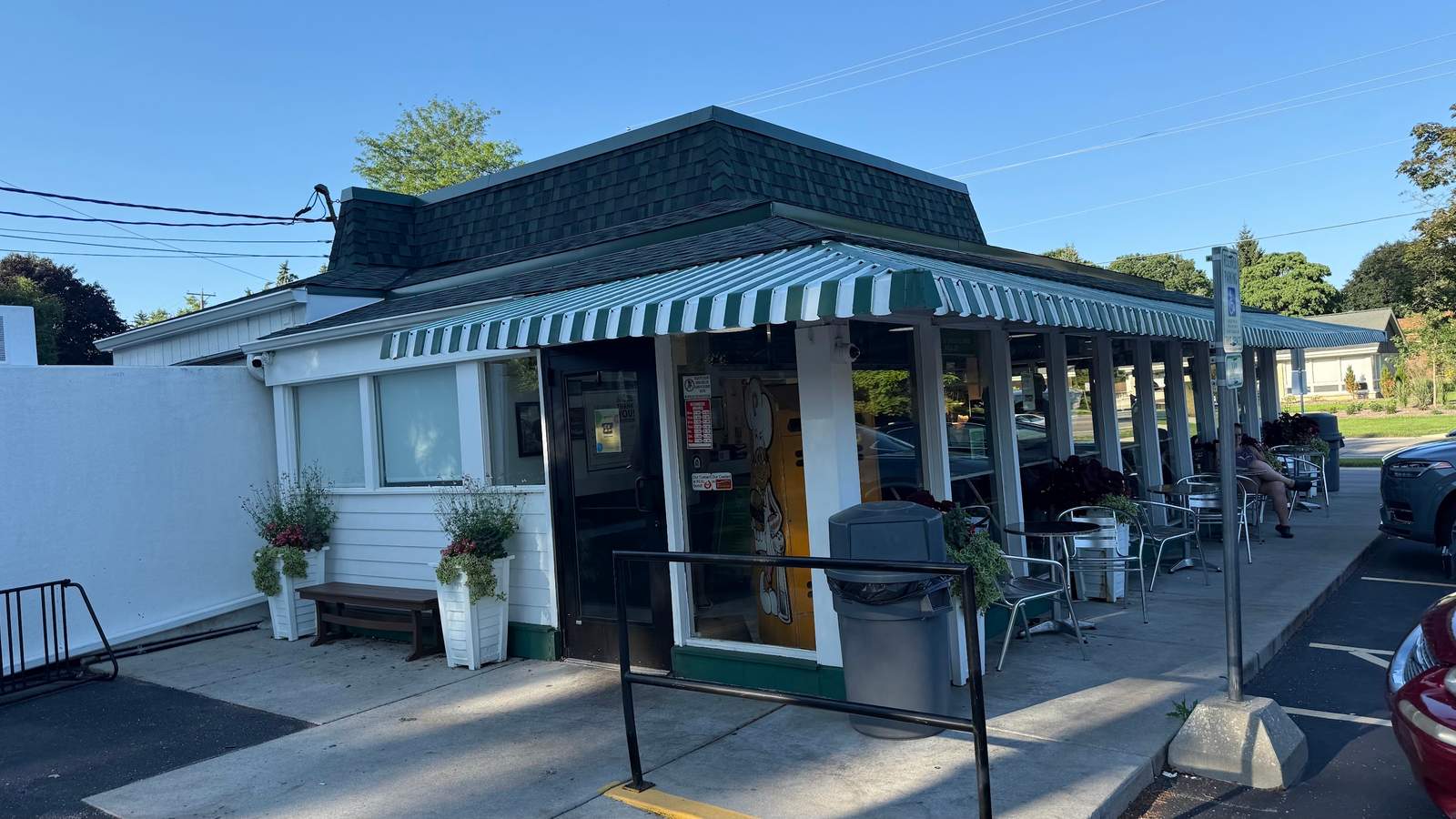 Hefner's Frozen Custard & Jumbo Burgers — photo 7