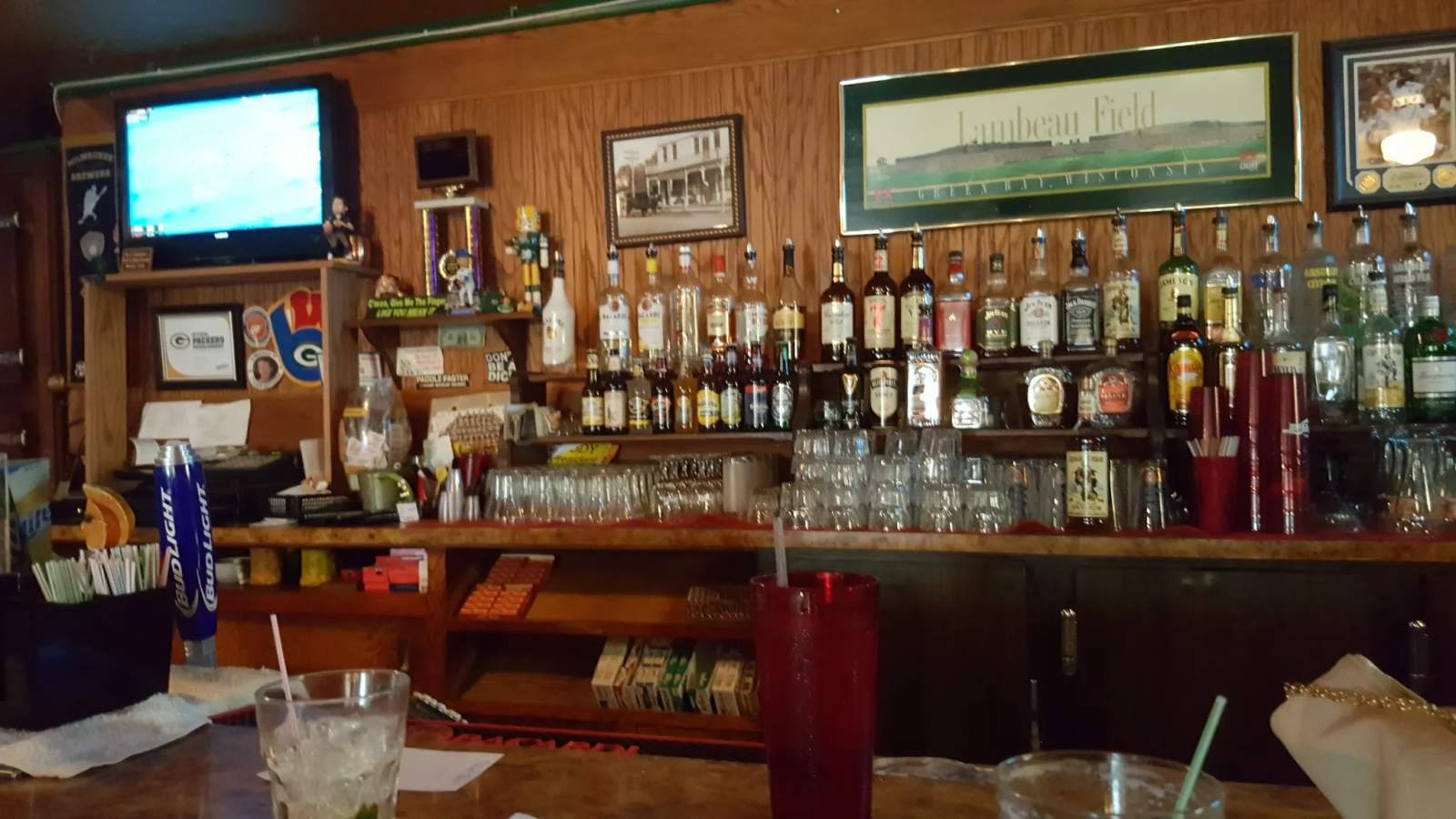 Sportsman's Bar — photo 1