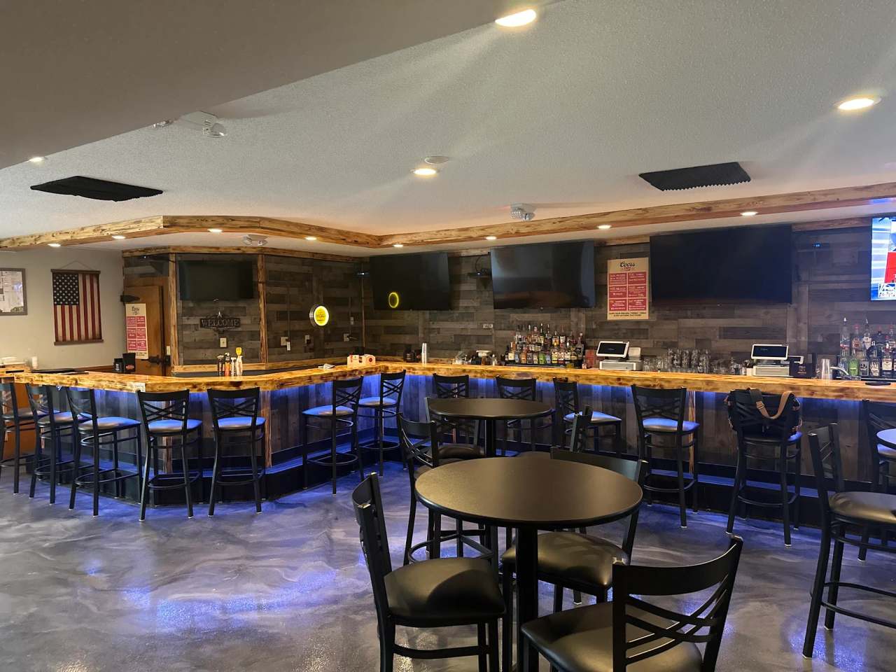 Shotzy's Country Rock Bar — photo 1