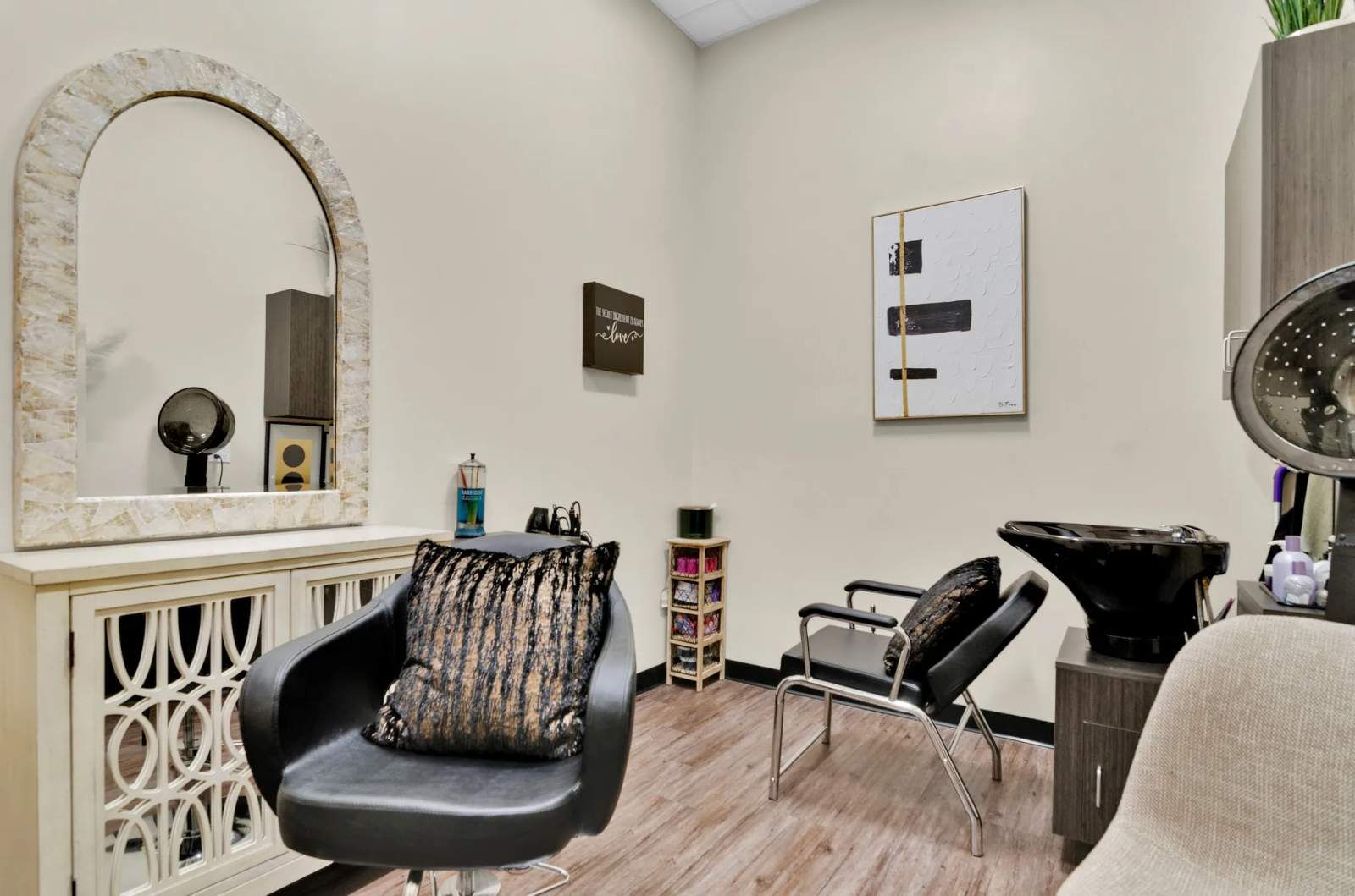 Phenix Salon Suites of Greenfield — photo 1