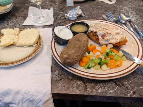 Five Pillars Supper Club - Restaurant and Banquet Halls — photo 2