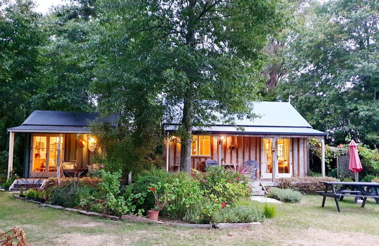 Bumblebee Cottage — photo 1