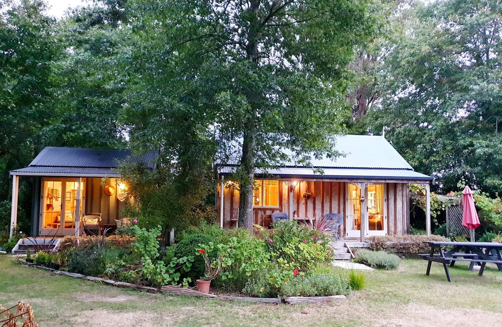 Bumblebee Cottage — photo 1
