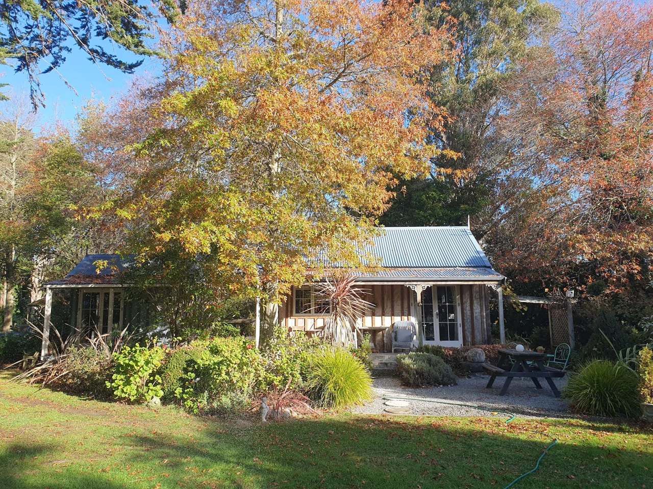Bumblebee Cottage — photo 3