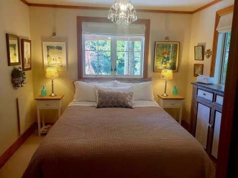 Bumblebee Cottage — photo 2