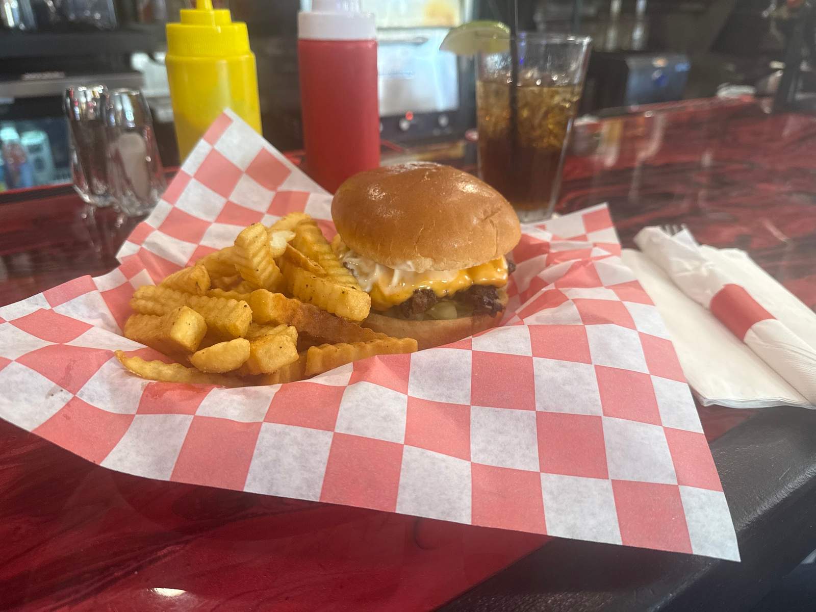 Lucky Devils Bar & Grill — photo 4