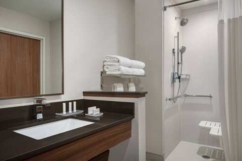 Fairfield by Marriott Inn & Suites Milwaukee West — photo 3