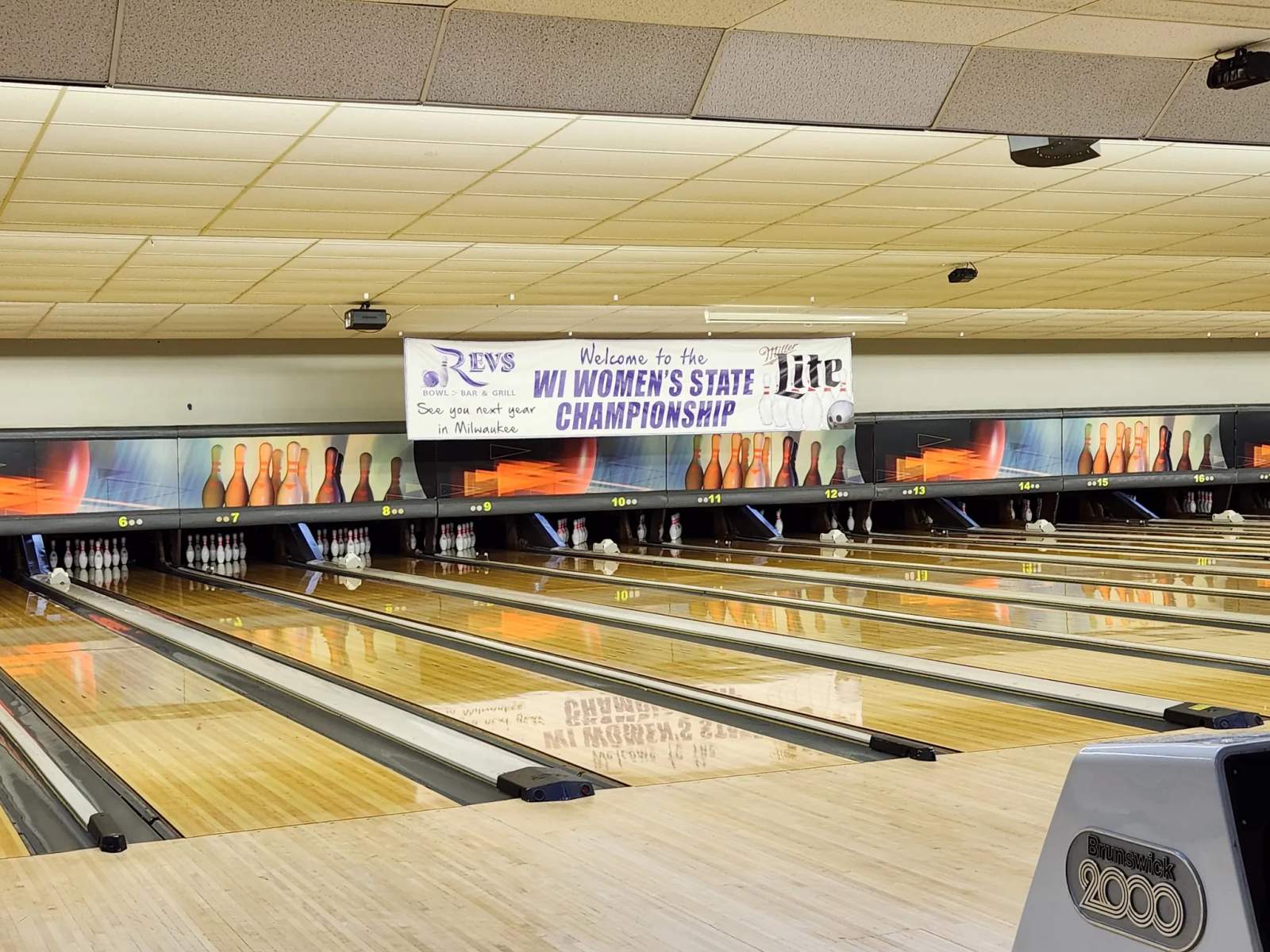 Revs Bowl Bar & Grill — photo 3