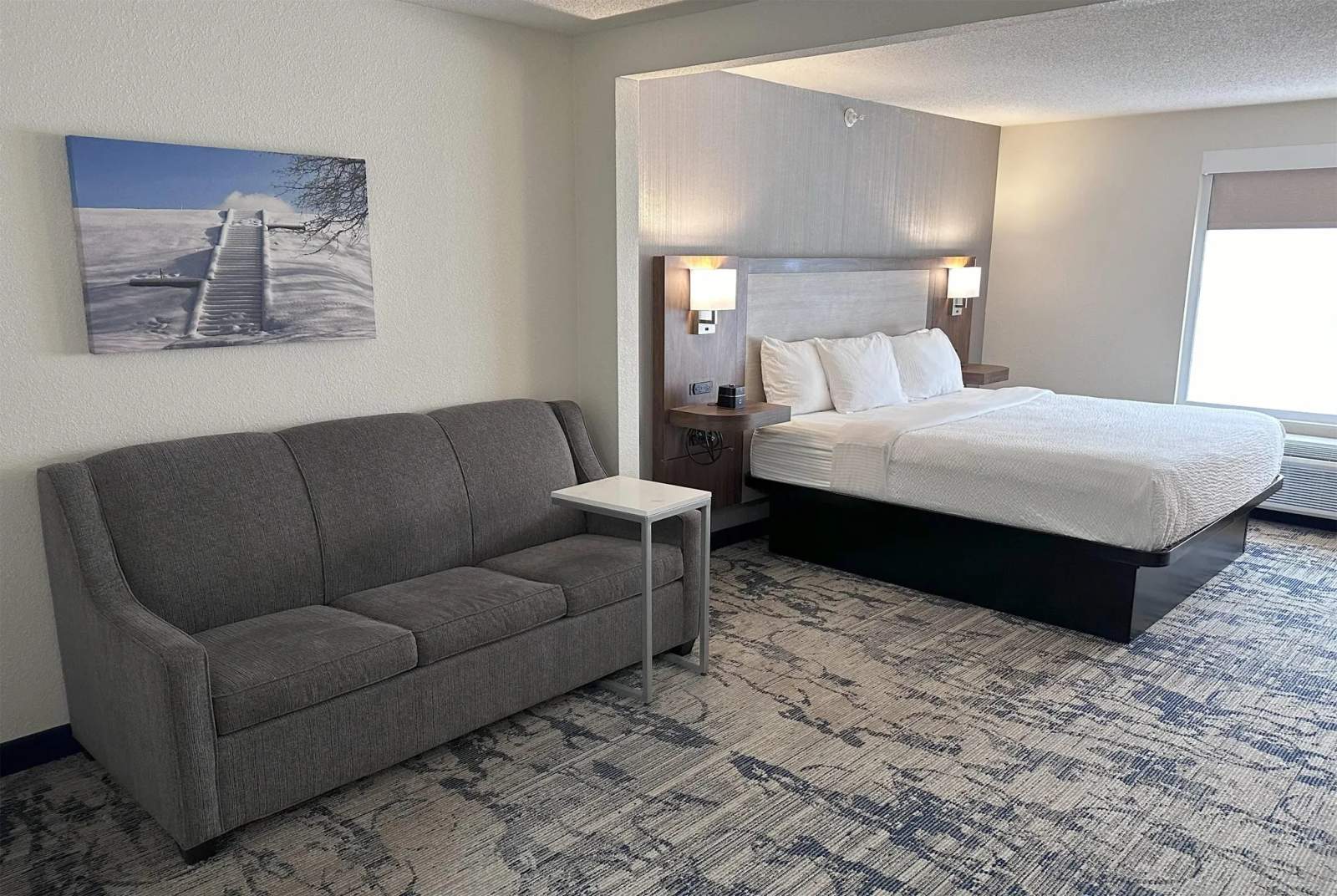 La Quinta Inn & Suites by Wyndham Milwaukee SW New Berlin — photo 2