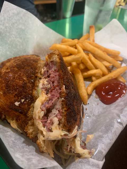 Lakehouse Bar and Grill — photo 3