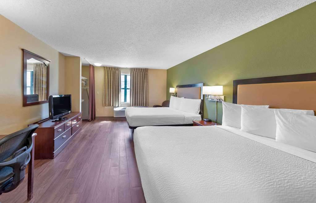Extended Stay America Select Suites- Milwaukee - Wauwatosa — photo 2