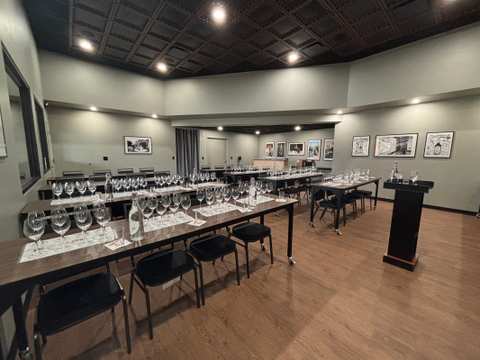 Ray's Wine & Spirits Mequon — photo 4