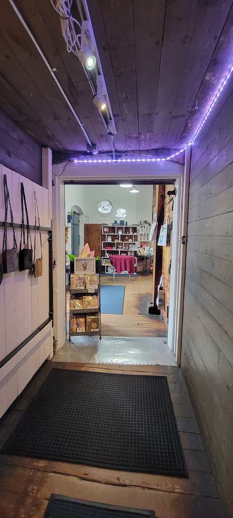 Cedar Creek Settlement Shops — photo 5