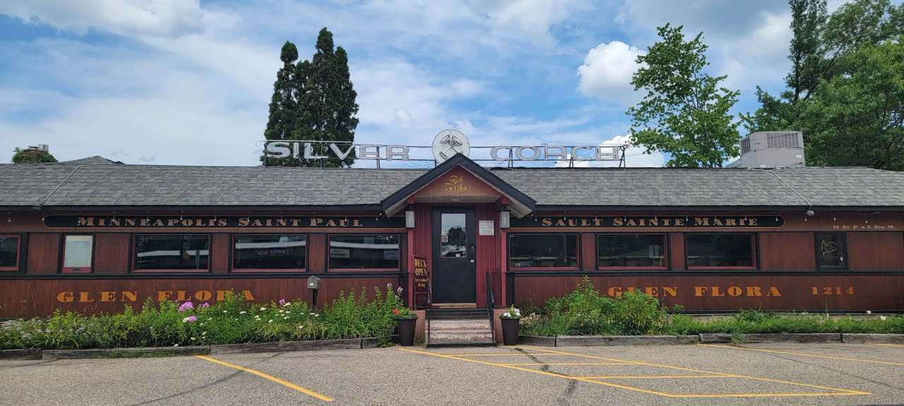 Silver Coach — photo 3
