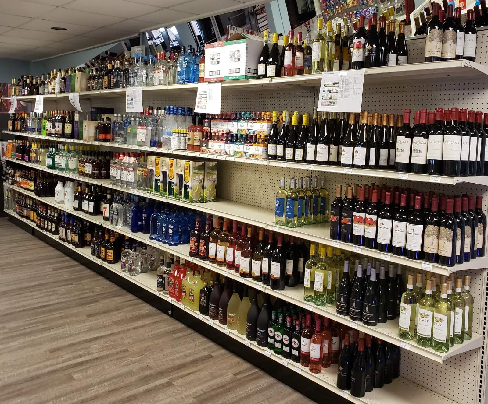 Alex's Corner Market — photo 2