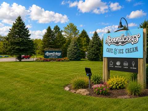 Spoonlickers Café & Ice Cream — photo 2