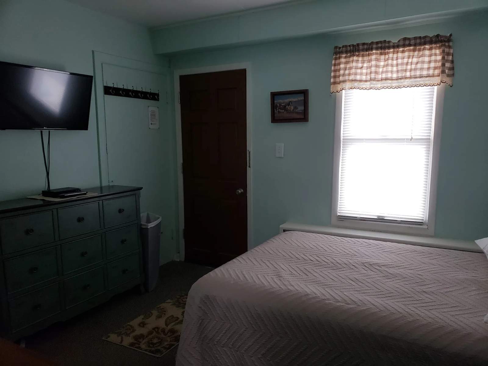 Silent Night Motel — photo 3