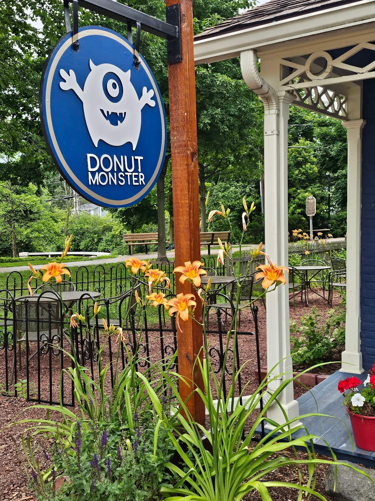 Donut Monster — photo 8