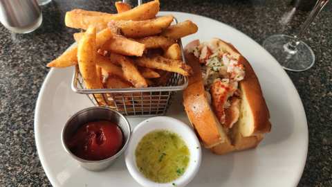 Meet Me Here | Restaurant and Bar — photo 2