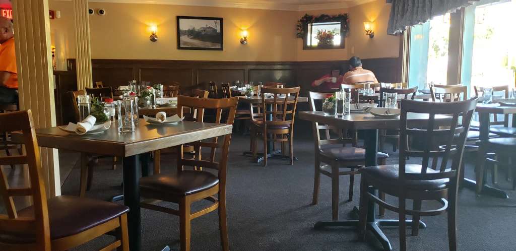 Meet Me Here | Restaurant and Bar