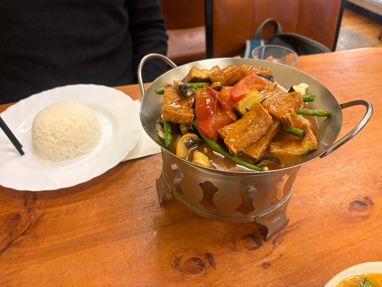 Aunty Mena's Vegetarian and Vegan Restaurant & Cafe — photo 2