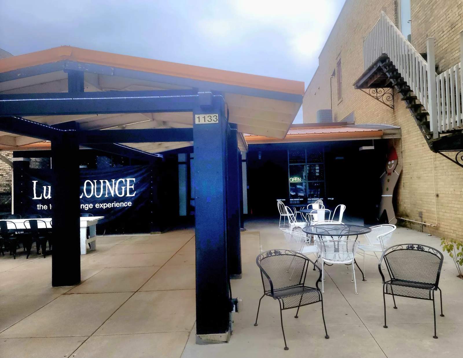 LushLOUNGE — photo 1