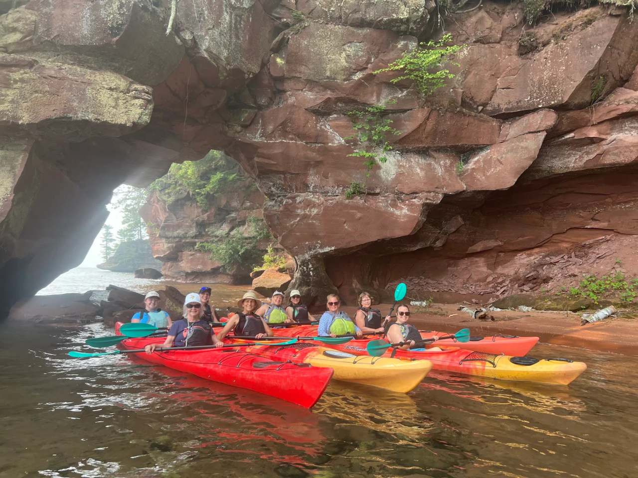 Apostle Islands Rustic Makwa Den — photo 1