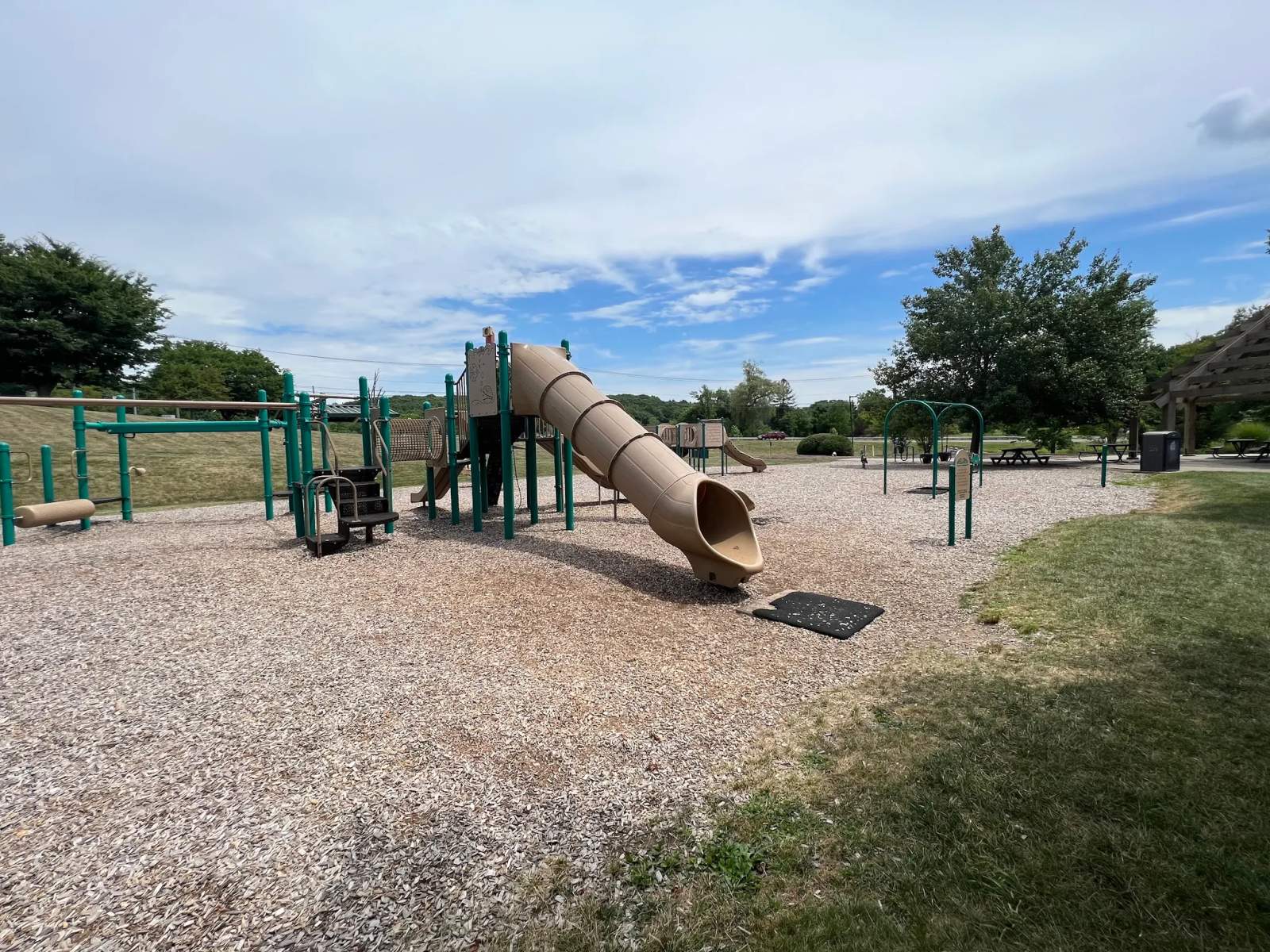 Meadowview Park Playground — photo 2