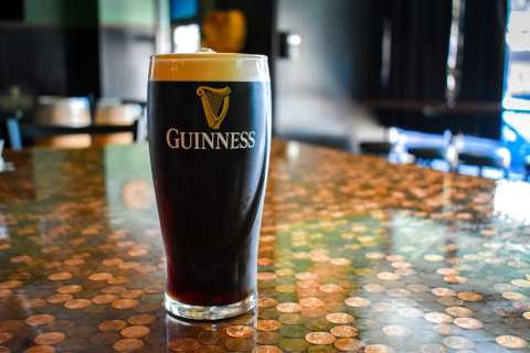 Lucky Clover Irish Pub — photo 3