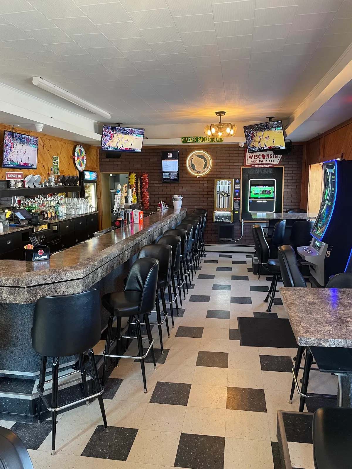 Broski's Bar — photo 1