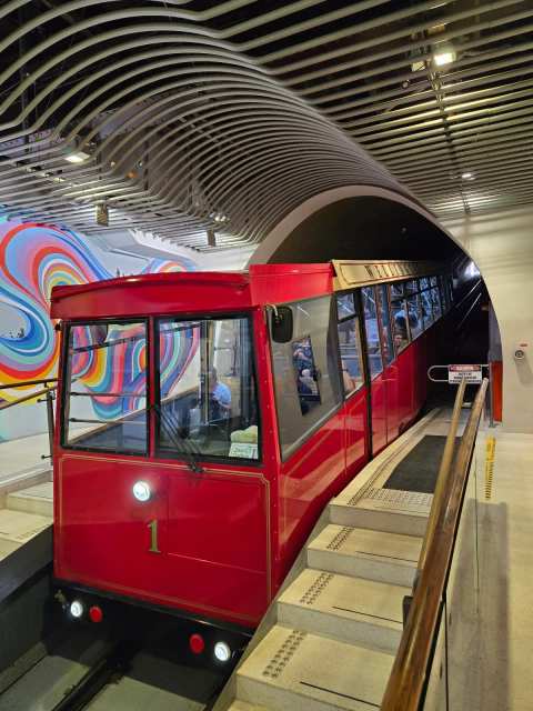 Wellington Cable Car — photo 2